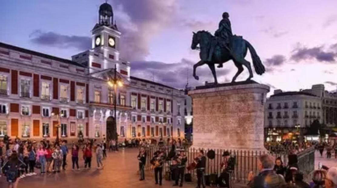 Apartament Puerta Del Sol House Madryt Zewnętrze zdjęcie